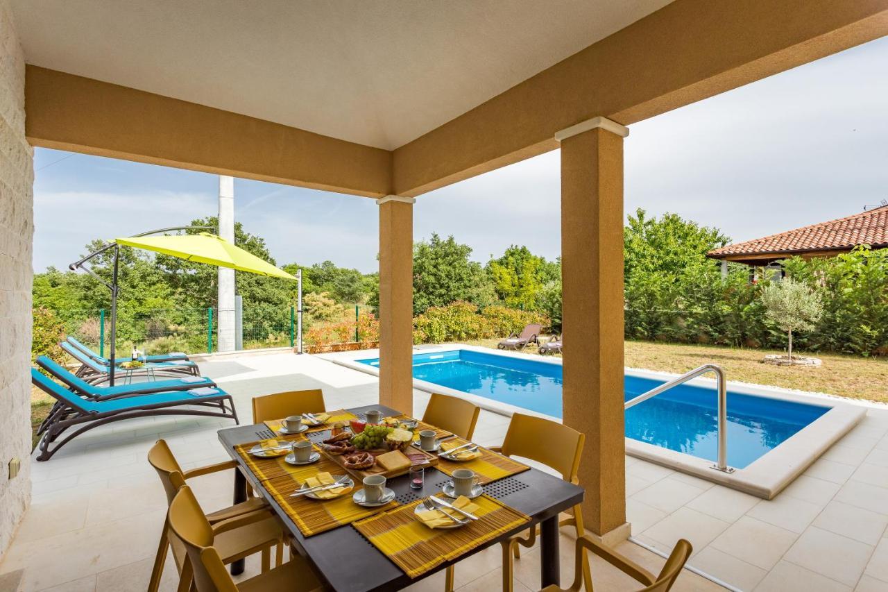 Villa Carneol Kaldanija Bagian luar foto